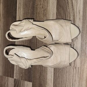 Jessica Simpson  Tan High Heels Size 7